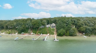 5714 El Camino Dr, Newaygo, MI 49337