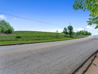 6701 S Ball St, Fayetteville, AR 72704