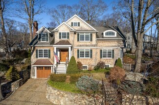 8 Hesperus Cir, Gloucester, MA 01930