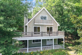 254 Island View Dr, Traverse City, MI 49696