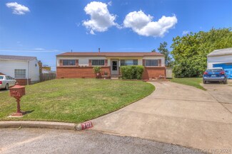 701 E 7th Ct, Sand Springs, OK 74063