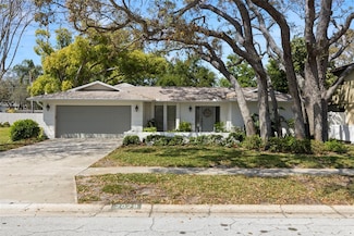 2029 Winding Oaks Dr, Palm Harbor, FL 34683