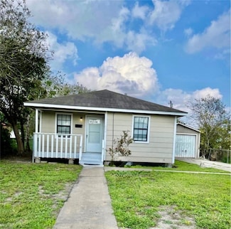 609 E Avenue F, Robstown, TX 78380