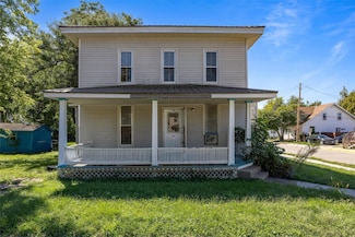 205 E Main St, Lisbon, IA 52253