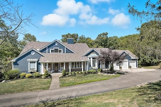 1221 Mistymeadow Ln, Cincinnati, OH 45230