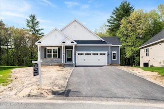 11 Blue Ridge Dr, Clifton Park, NY 12065