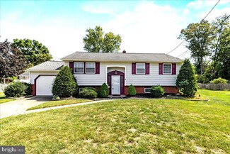 3 Duval Ct, Blackwood, NJ 08012