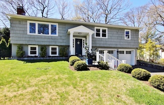 30 Possum Cir, Norwalk, CT 06854