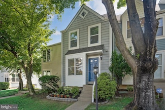 7329 Castleberg Ct, Alexandria, VA 22315