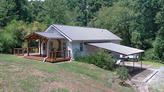 75 View St, Columbus, NC 28722