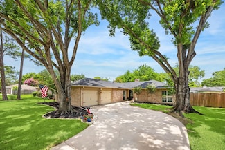 12502 Nova Dr, Houston, TX 77077
