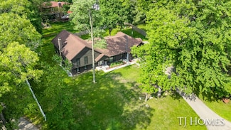 2605 Shadowbrook Dr SE, Grand Rapids, MI 49546