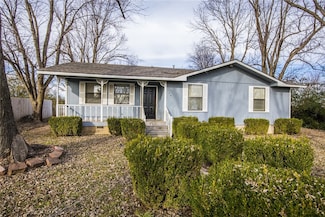 726 Mcclure Ave, Lowell, AR 72745