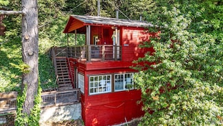 15704 Old River Rd, Guerneville, CA 95446