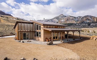 6 Silver Ridge Tr, Cody, WY 82414