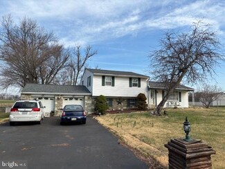 2007 Hansell Dr, Bensalem, PA 19020