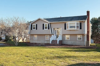 18 Winn Valley Dr, Burlington, MA 01803