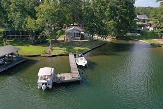 222 Beach Dr, Ninety Six, SC 29666