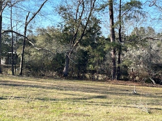1 Larkmeade Ln, Laurel, MS 39440