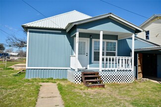 1312 7th St, Goldthwaite, TX 76844
