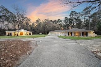 13537 Laramie Trail, Montgomery, TX 77316