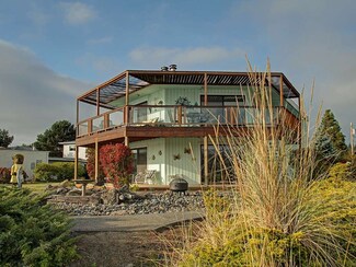 4961 NE Canal Ln, Hansville, WA 98340