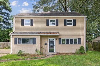 5824 Pontiac Rd, Virginia Beach, VA 23462