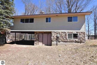 769 Hillcrest Dr, Boon, MI 49618
