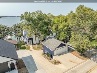 17042 255th Ave, Spirit Lake, IA 51360