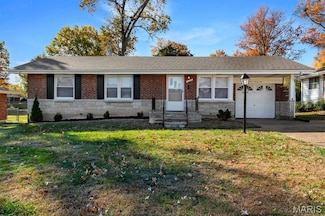 1224 Billings Dr, Saint Louis, MO 63137