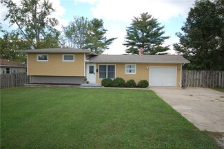 7 E Pepperidge Ct, Decatur, IL 62521