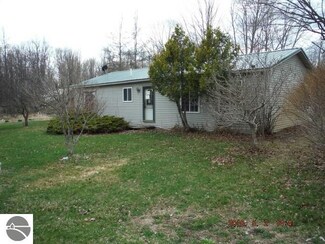 3809 Bourgeous Rd, Sterling, MI 48659