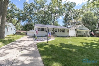 4640 Clover Ln, Toledo, OH 43623