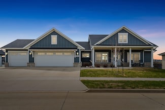 4443 Sickle Ln, Dubuque, IA 52002