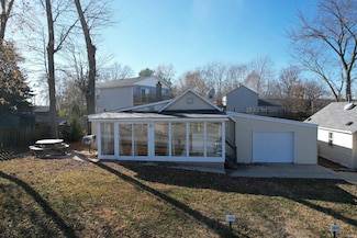 2406 N West Shafer Dr, Monticello, IN 47960