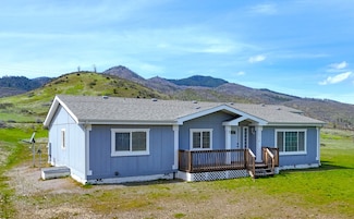 16617 Cottonwood Creek Rd, Hornbrook, CA 96044