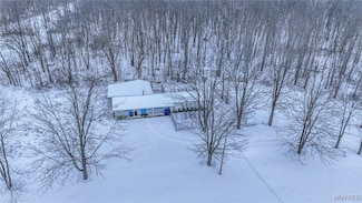 12390 Hunts Corners Rd, Akron, NY 14001