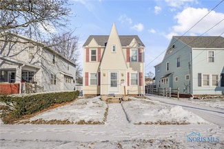 2530 Oak Grove Place, Toledo, OH 43613