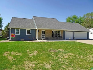 515 Sunrise Ave, Sanborn, IA 51248