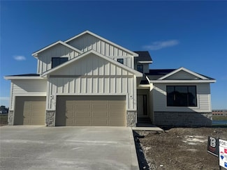 1335 NW Yorktown Dr, Waukee, IA 50263