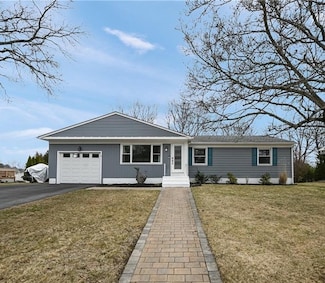 6 Wade Dr, Greenville, RI 02828