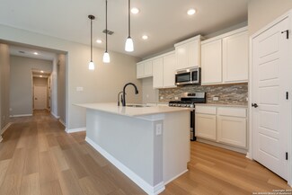 8310 Morningside Place, Selma, TX 78154