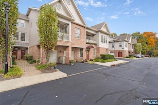 1100 Sterling Dr Unit 904, Franklin Lakes, NJ 07417