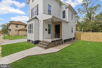 21 W Adams St, Paulsboro, NJ 08066