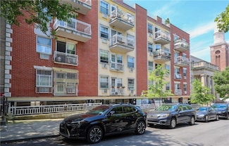 420 42nd St Unit 2B, Brooklyn, NY 11232