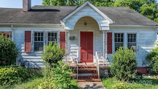 117 3rd Ave SW, Hickory, NC 28602