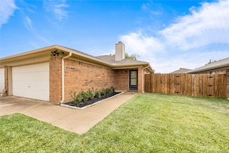 7504 Connie Ln, North Richland Hills, TX 76182