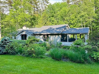 202 Pratt Bridge Rd, Jamaica, VT 05343