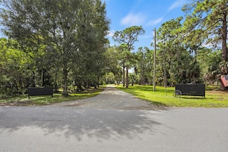 5028 SW Moore St, Palm City, FL 34990