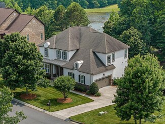 910 Oleander Ln, Waxhaw, NC 28173
